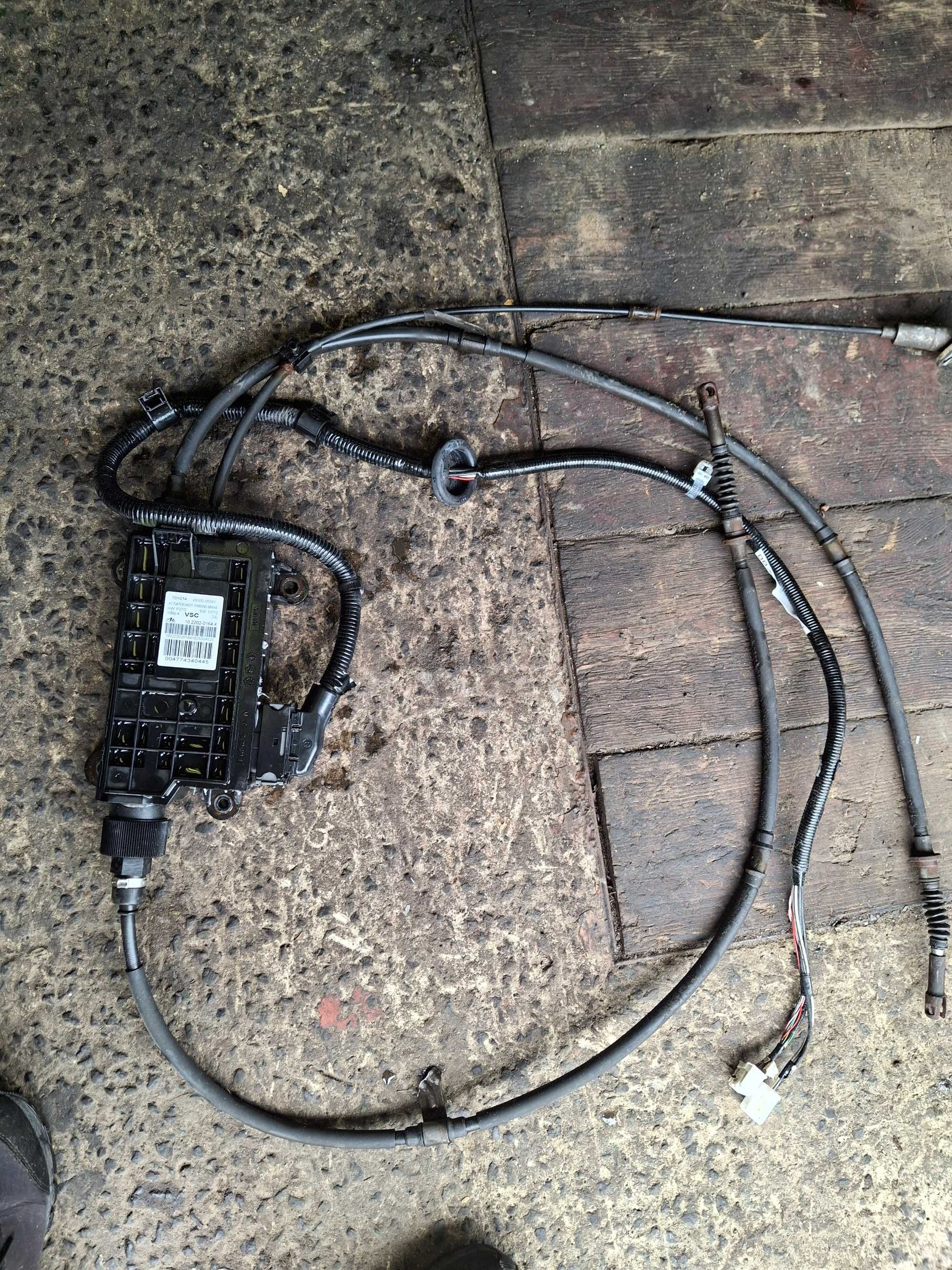 Toyota Avensis t29 15-18 modul hamulca recznego linki komplet t27