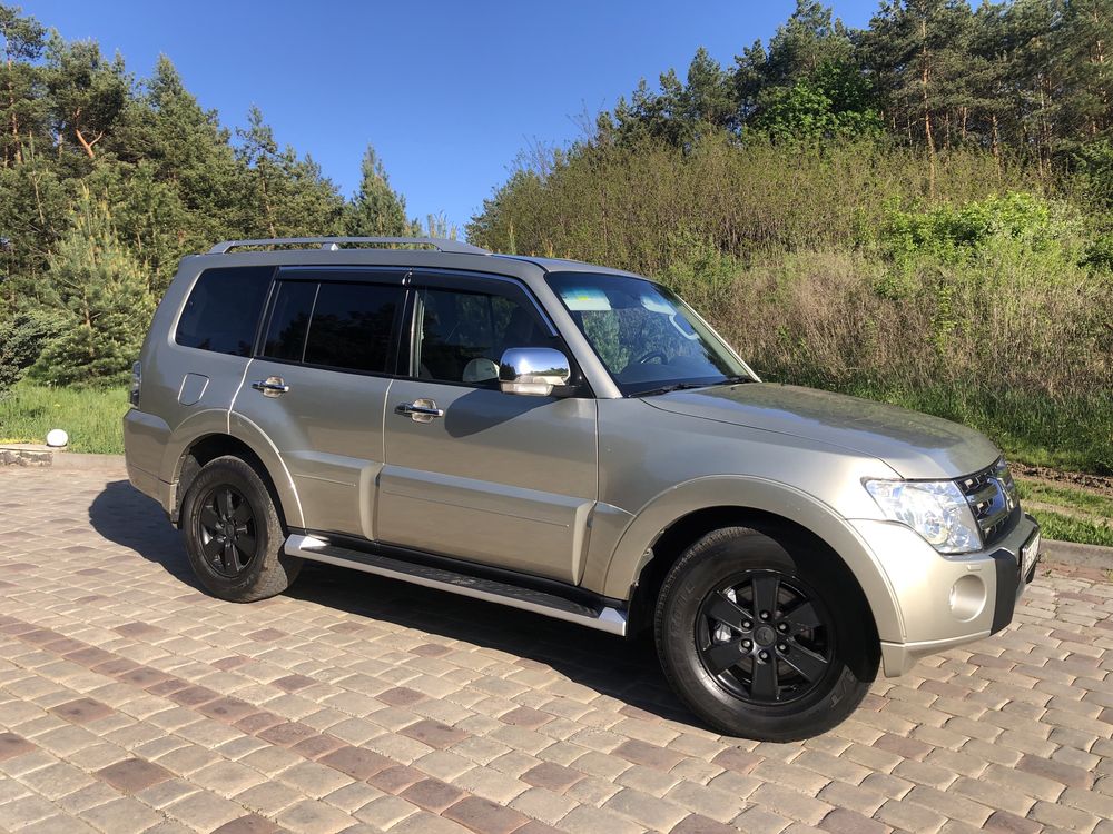 Mitsubishi Pajero Wagon