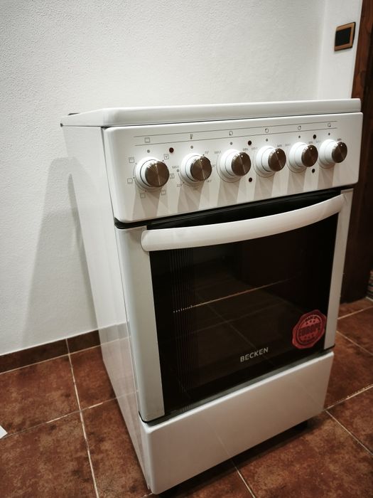 Fogao BECKEN 52L- elétrico vitrocerâmica