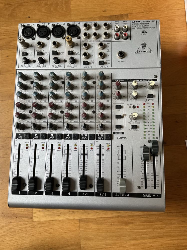 Behningrr UB 1204 Pro