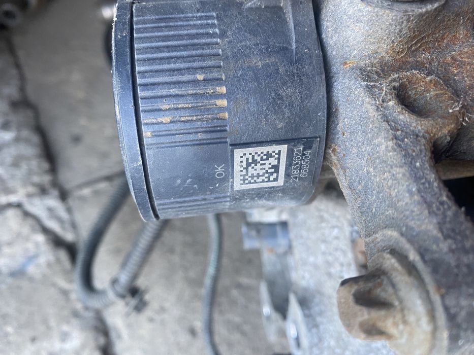 Zwrotnica zacisk hamulcowy lewy tył citroen berlingo 4