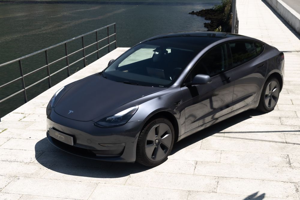 Tesla model 3 long range