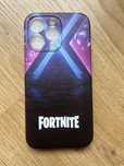 Etui na Iphone 13 Pro z motywem Fortnite