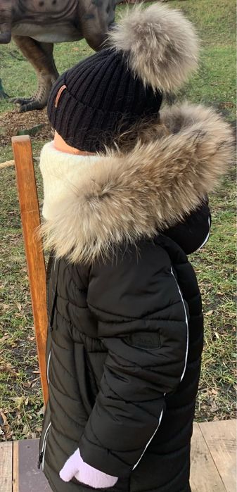 Зимова куртка на дівчинку