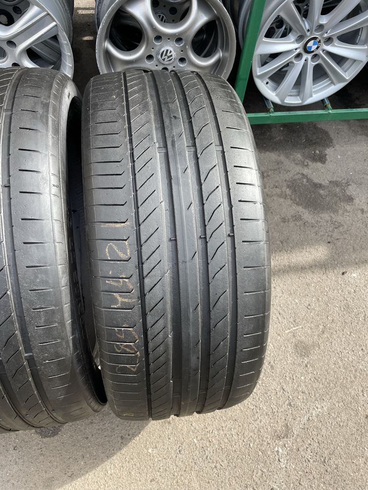 285/45R21 Continental