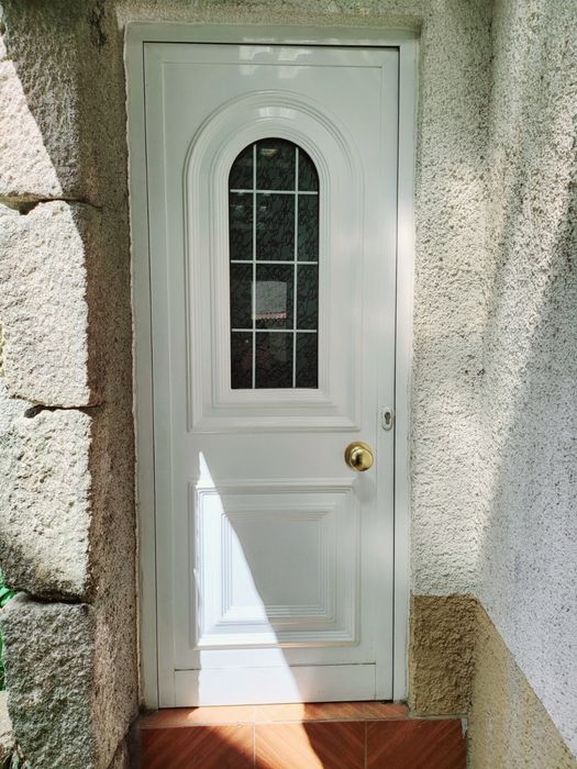 Moradia T2 em Vila Nova de Tázem