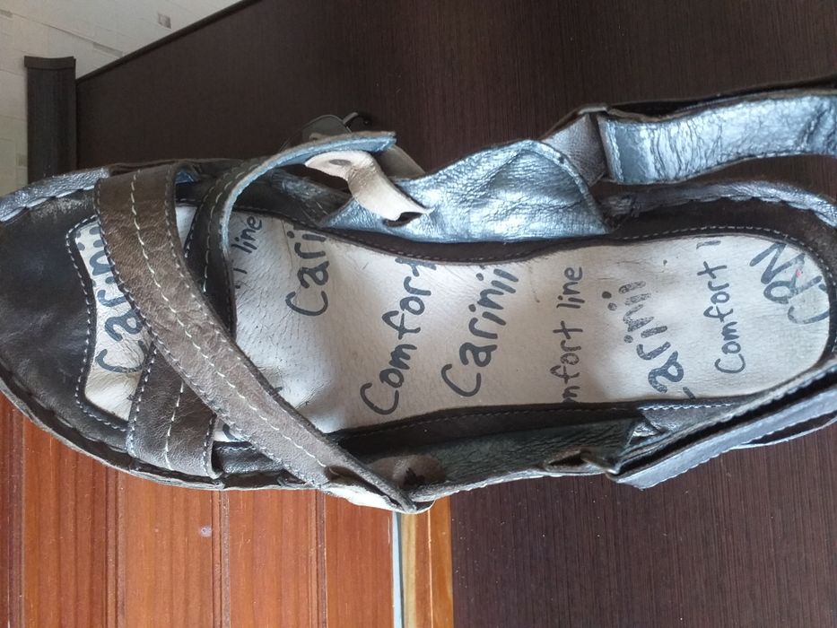 Sandaly Carinii ze skóry