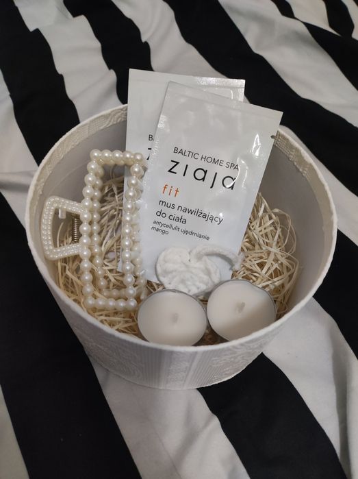 Biały box prezentowy dla niej