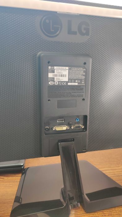 Монітор LG flatron ips234v pn