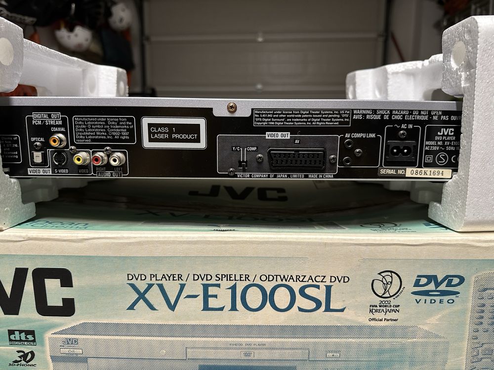 JVC Zestaw Kina Domowego RX-E100 / XV-E100SL / SP-PW100