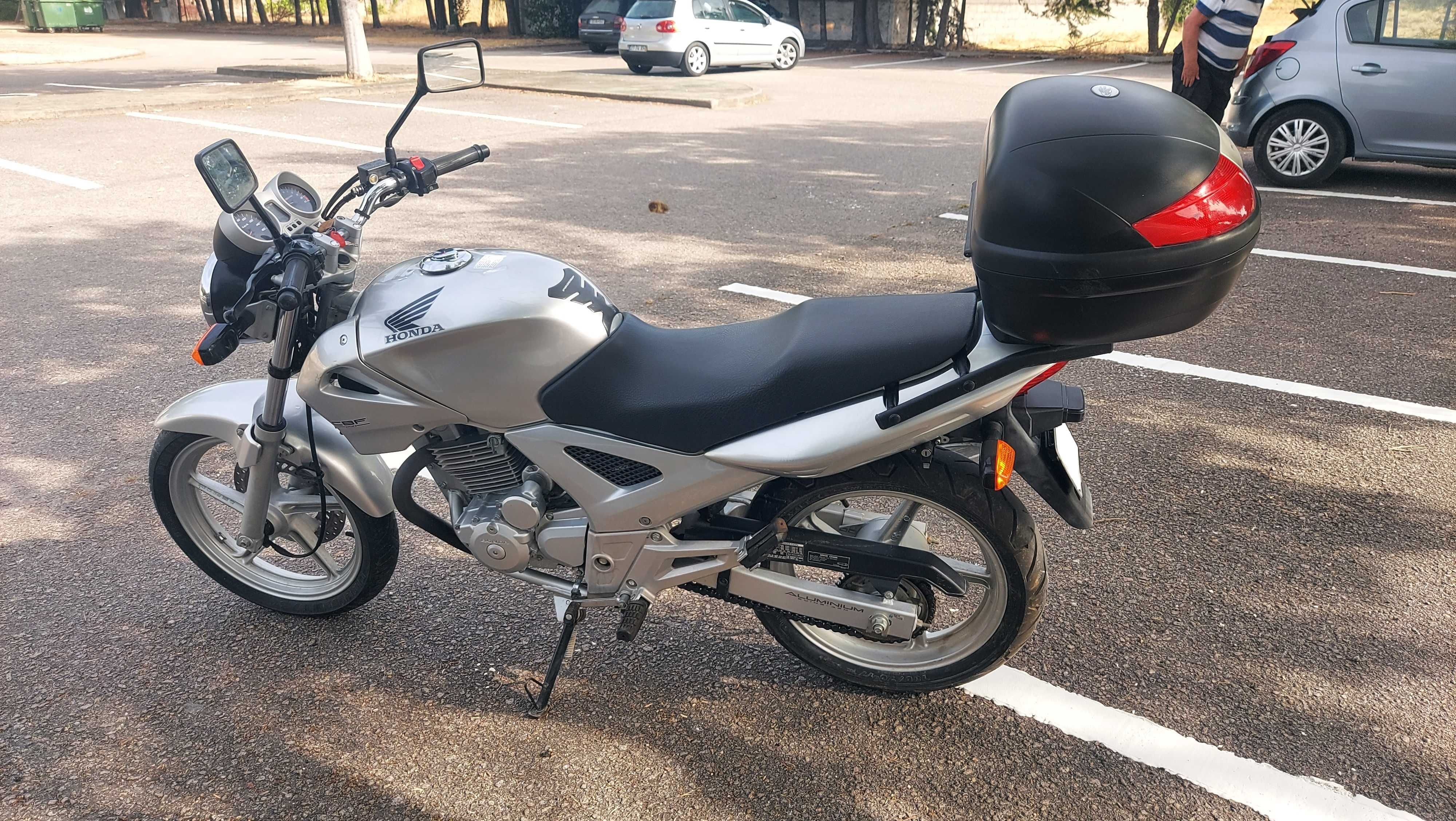 Honda CBF 250 super estimada