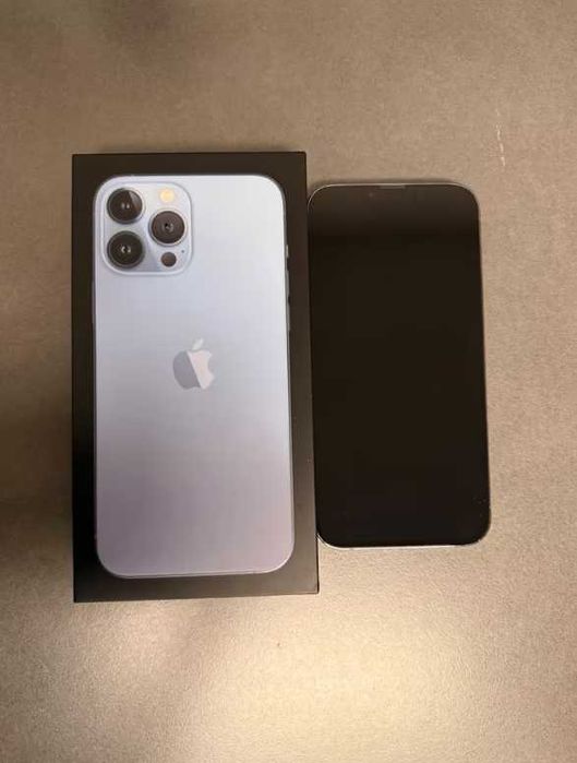 iPhone 13 Pro Max Niebieski Bez blokad ani rys na ramkach OK