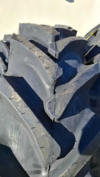 Opona 12.4-28 C-330 14.9-28 C-360 GALAXY nowe