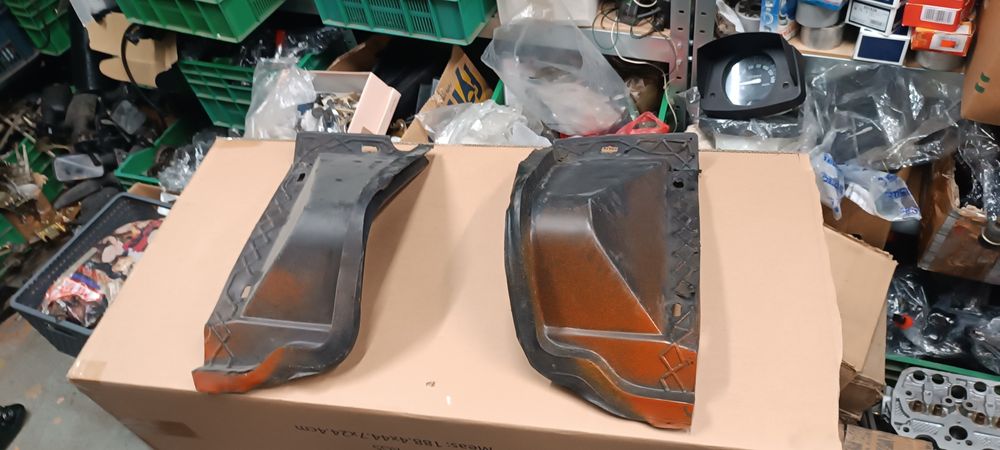 Fiat 126p wloty wewnętrzne powietrza od strony silnika pierwsza seria