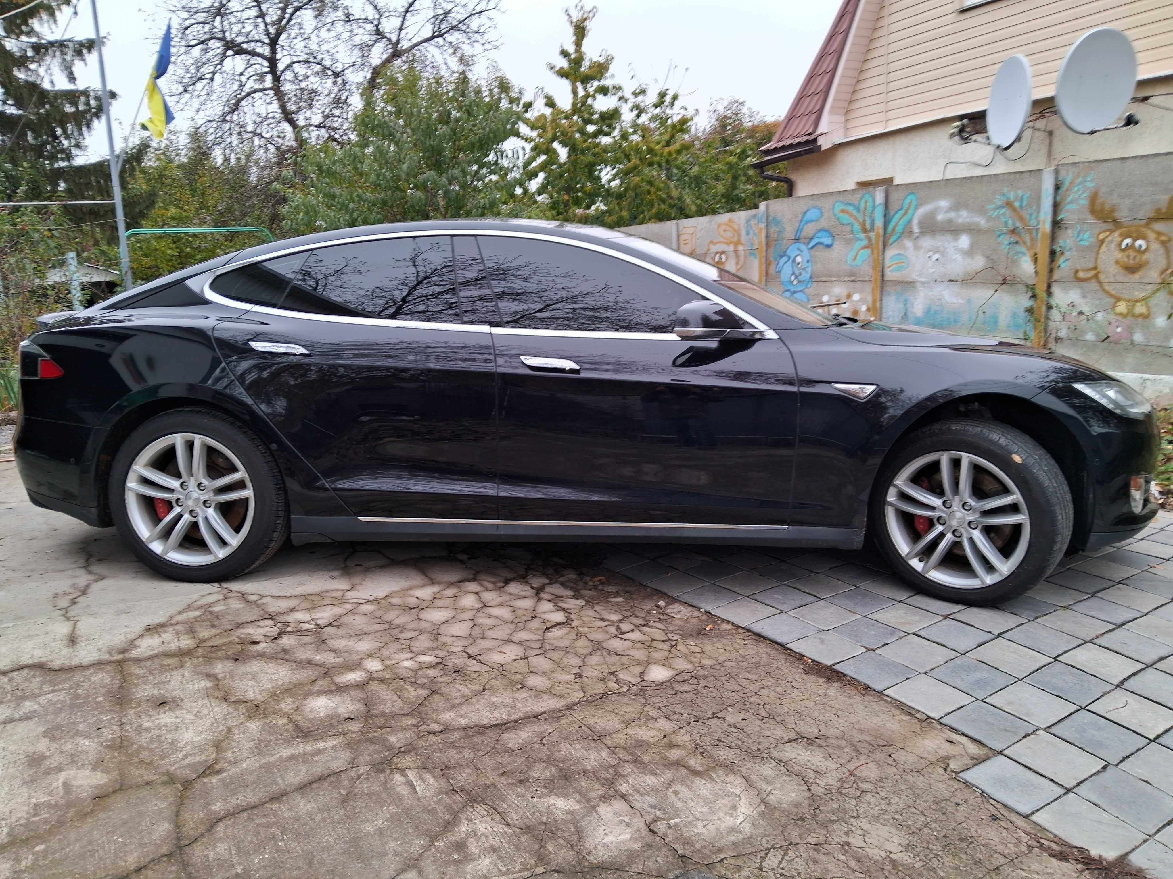 Продам Tesla S P90D