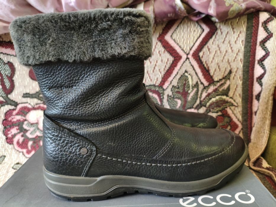 Продаю фирменные зимние полусапоги ECCO, женские, размер 41 (по стельк