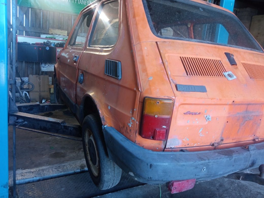 Fiat 126p kapliczka  chrupek