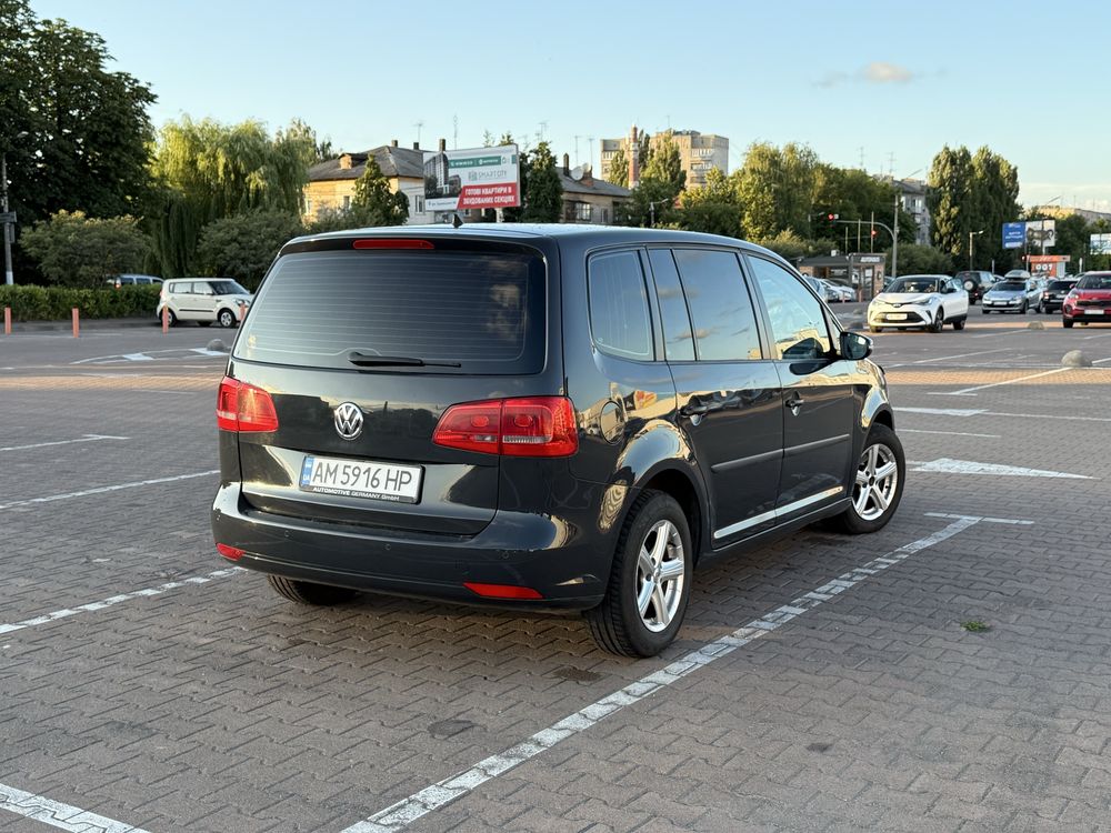 Volkswagen Touran 2.0 TDI 2015 рік