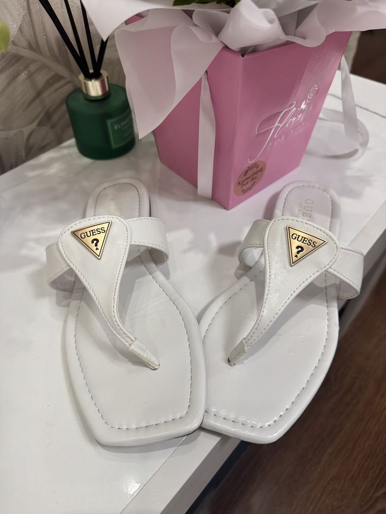 Продам шлепки GUESS