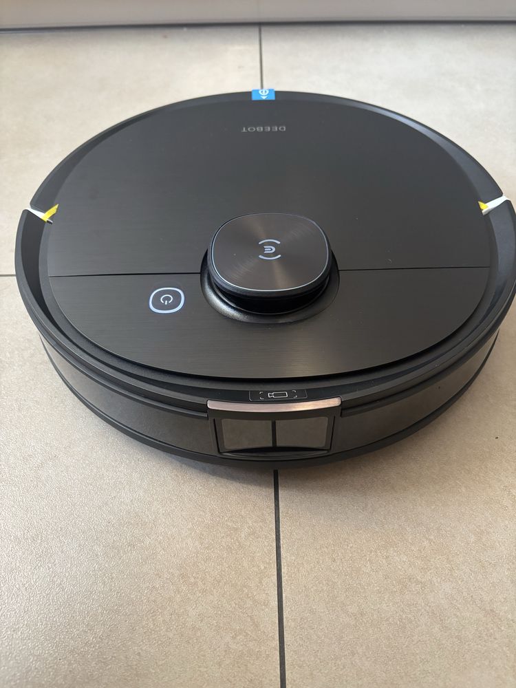 Robot sprzatajacy Ecovacs Deebot T8 AIVI w wersji OZMO.