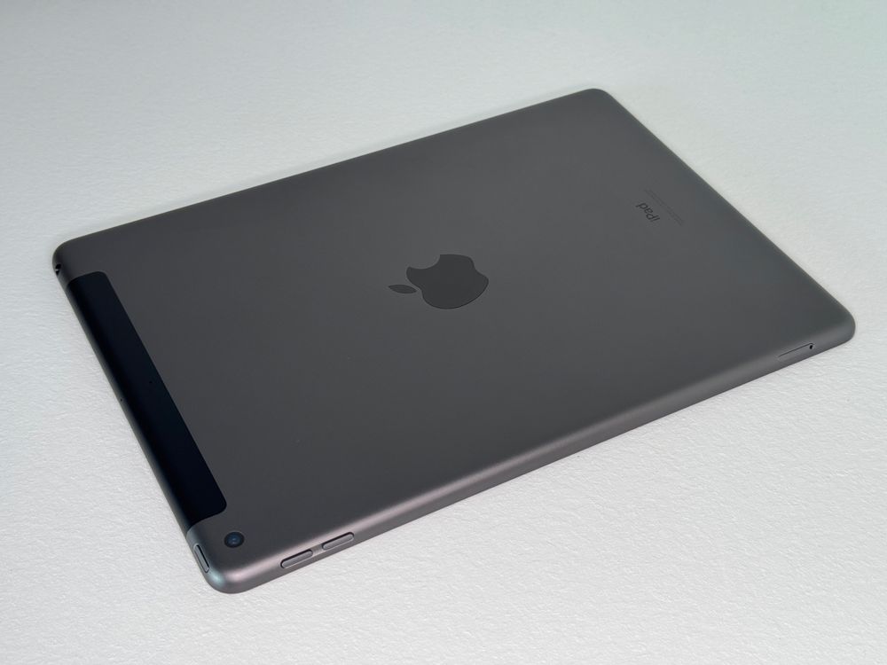 iPad 9. gen. (A2603) - 256GB - Cellular (LTE) - faktura VAT 23%