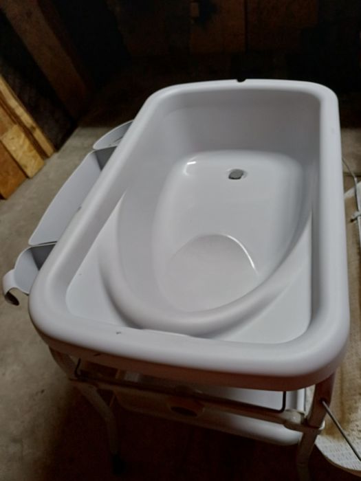 Banheira muda fraldas bebé