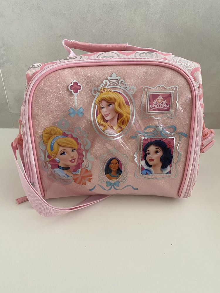 Necessaore Menina Princesas Disney