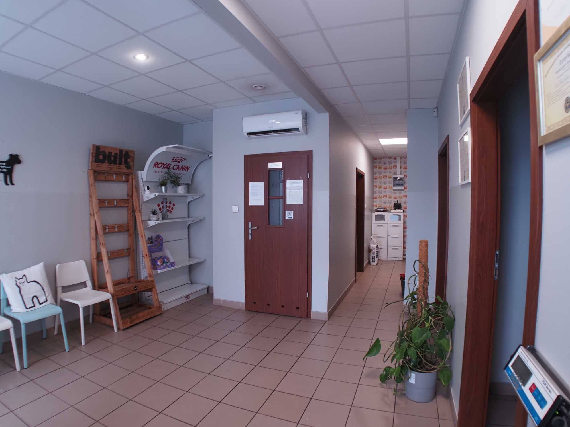 Lokal usługowy na parterze w dogodnej lokalizacji Kozienice Akacjowa 8