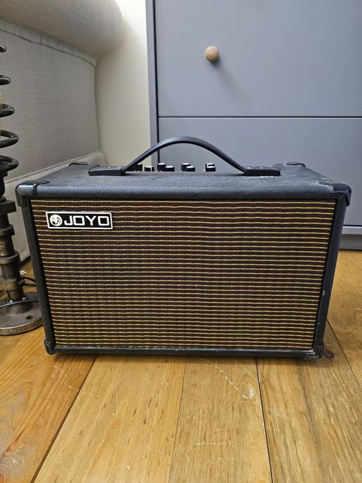 Wzmacniacz do gitary/skrzypiec.