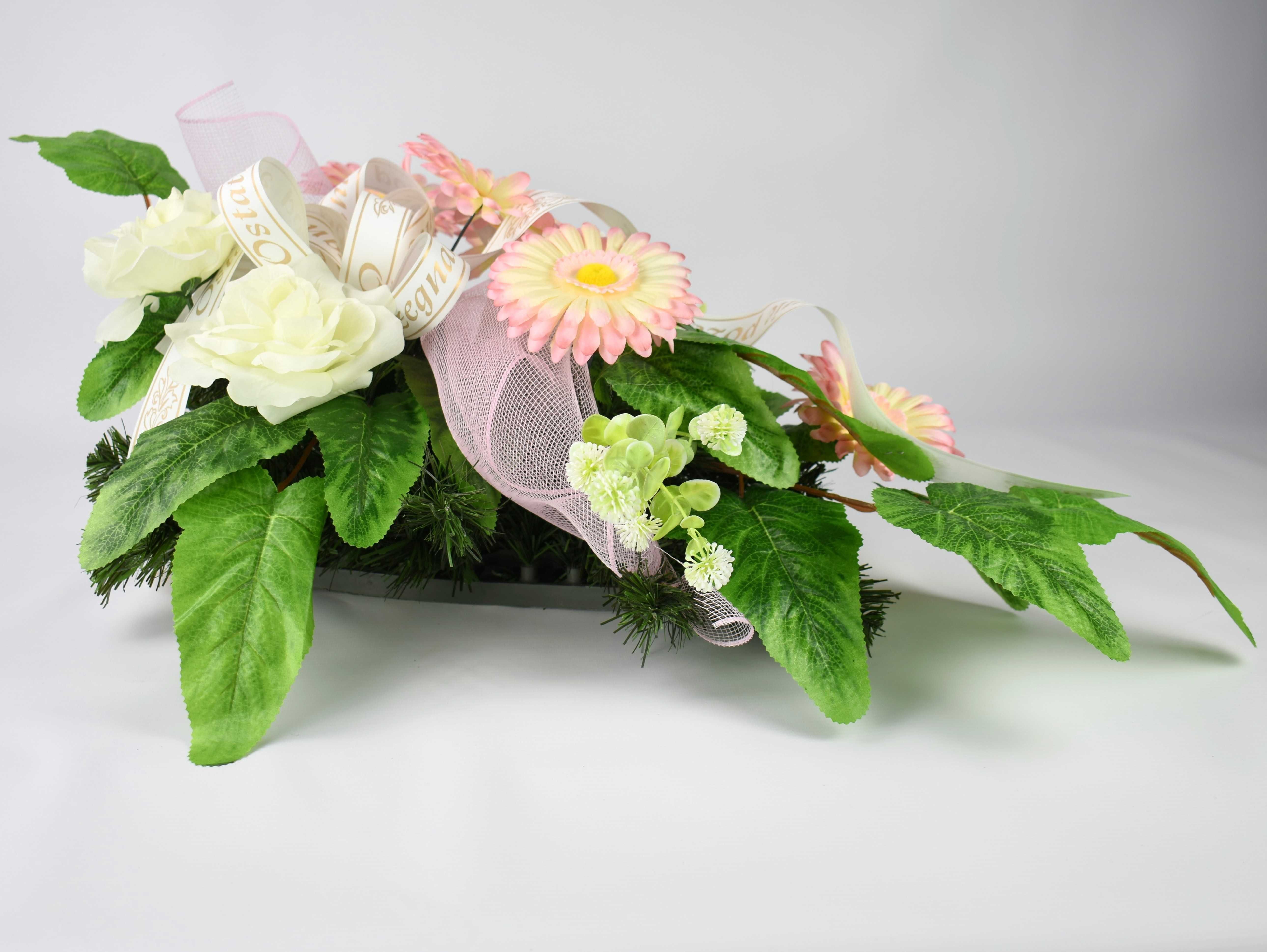 Wieniec na grób Różowe sztuczne kwiaty Wiązanka pogrzebowa