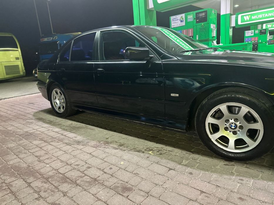 Продам бмв е39 м54б22