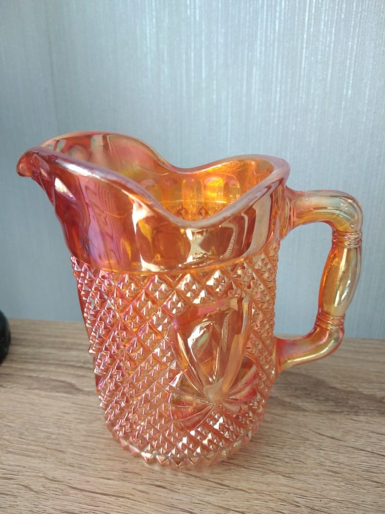 Szkło karnawałowe Carnival Glass.