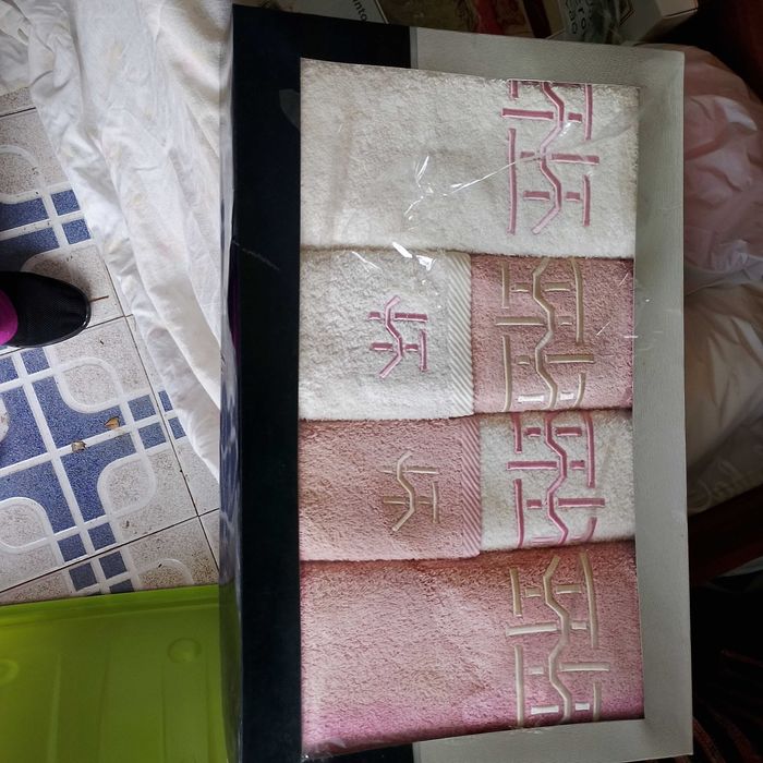 Conjunto de toalhas de banho novas 2 conjuntos