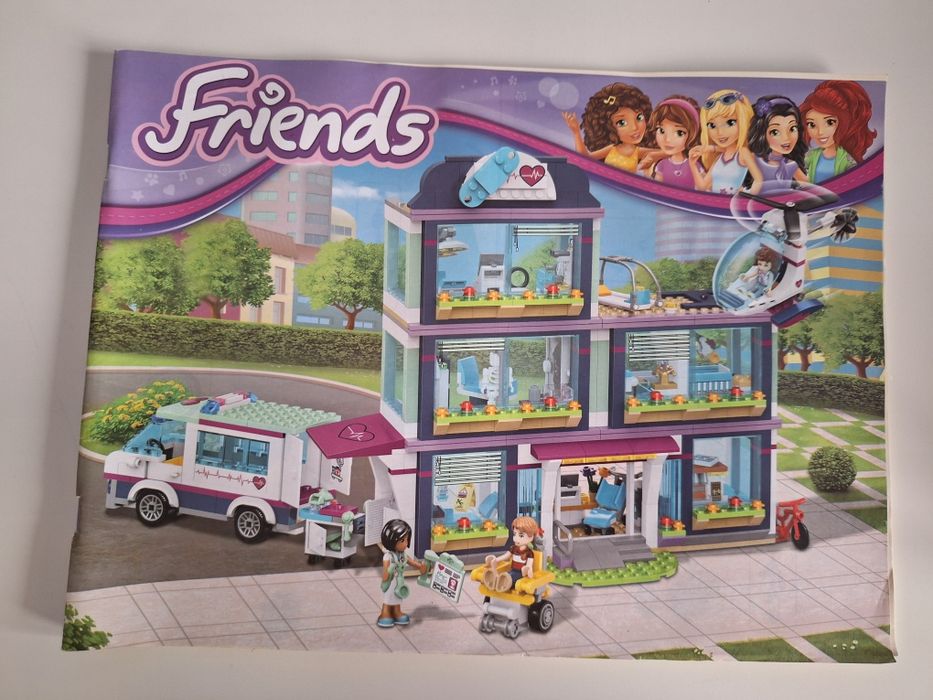 Casa da Amizade/ Hospital de Heartlake (lego não original)