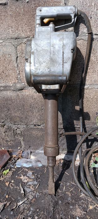 Электрический отбойный молоток ИЭ 4203