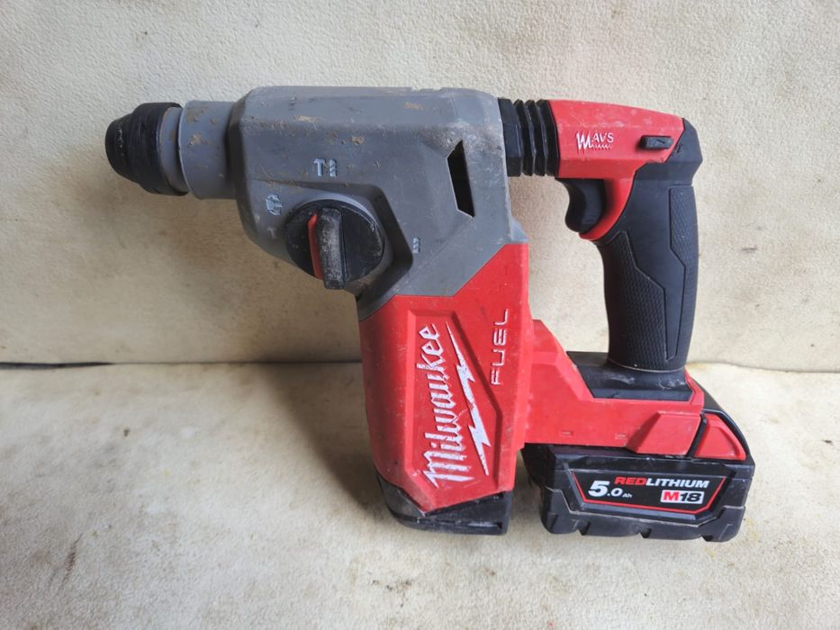 Milwaukee M18 FH Młotowiertarka z baterią 5ah