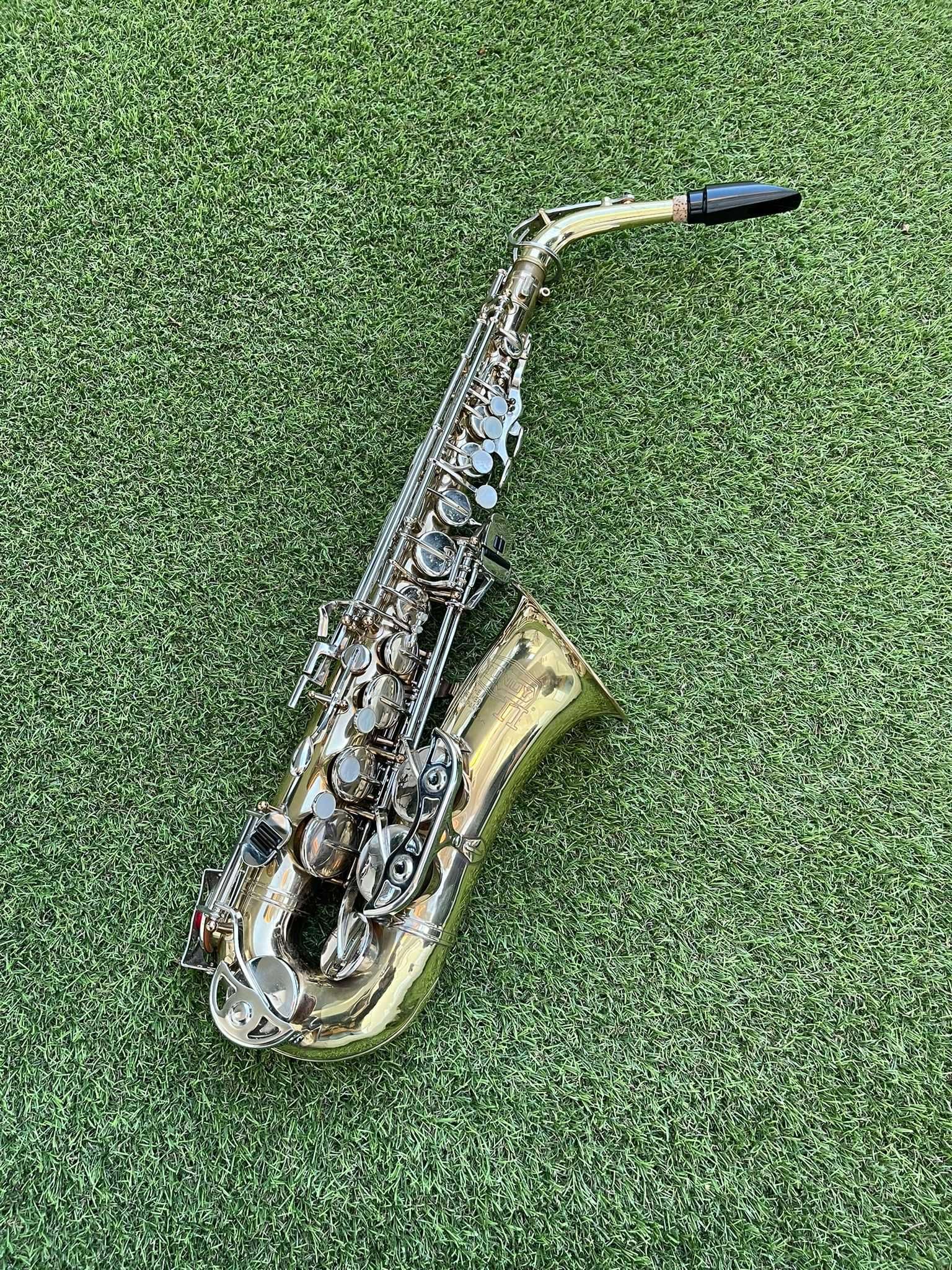 Saxofone americano "The Selmer Company"
