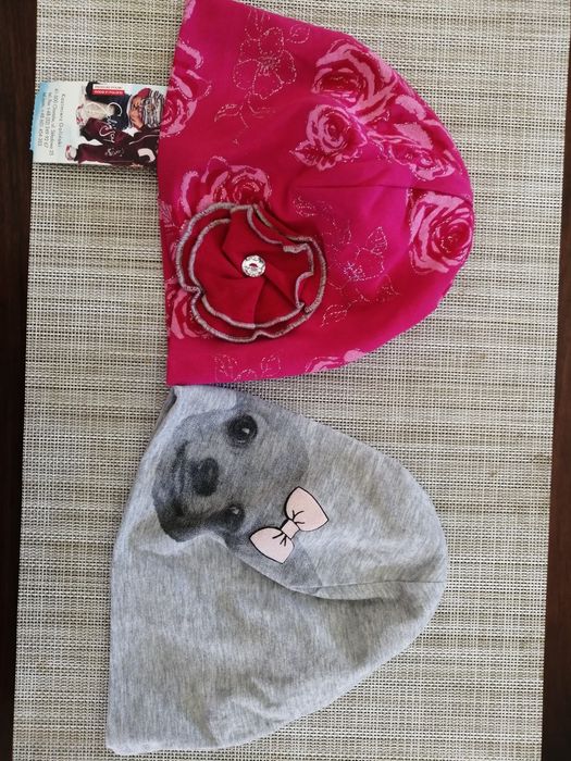 2 Czapki dla dziewczynki rozmiar 52 cm