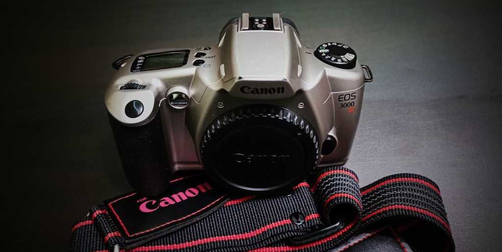 Пленочная камера Canon EOS 3000N