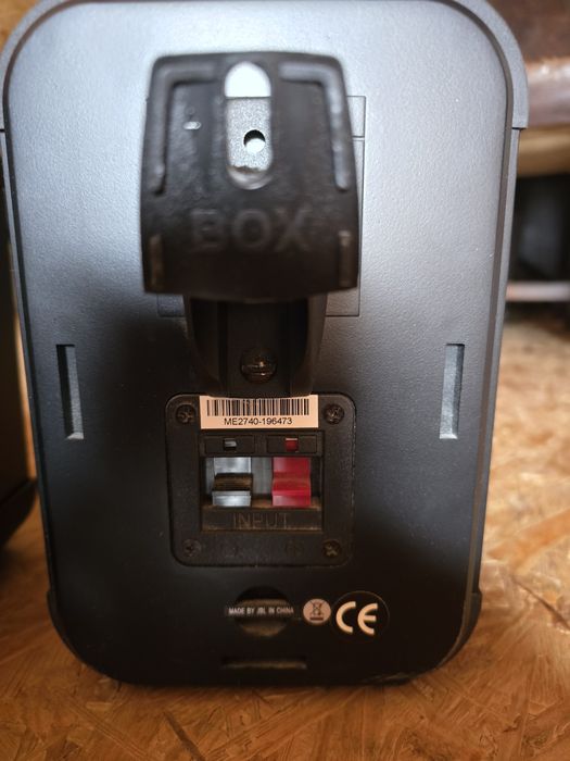 2 głośniki JBL + 1 mały centralny Harman/ Kardon