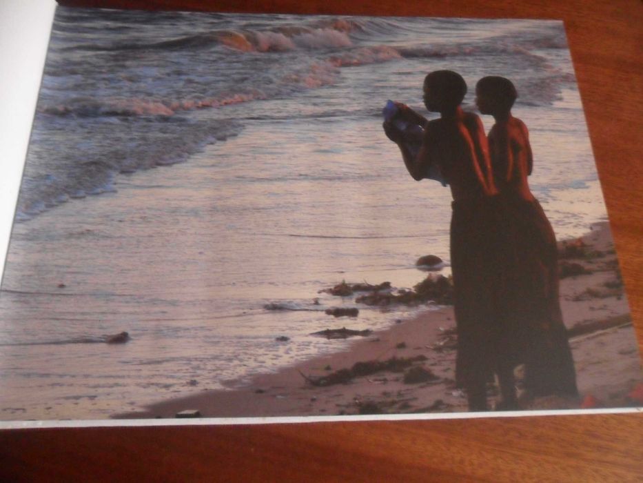 "Entre Mar e Marginal -As Praias de Maputo" de Cita Vissers-1ª Ed 2008