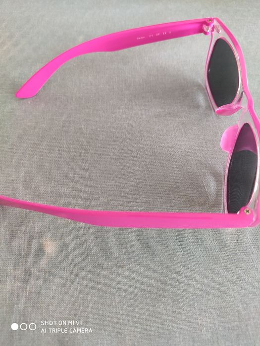 Óculos de sol de menina como novos