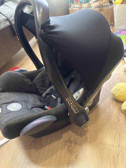 Дитяче автокрісло maxi Cosi від 0 до 18міс.