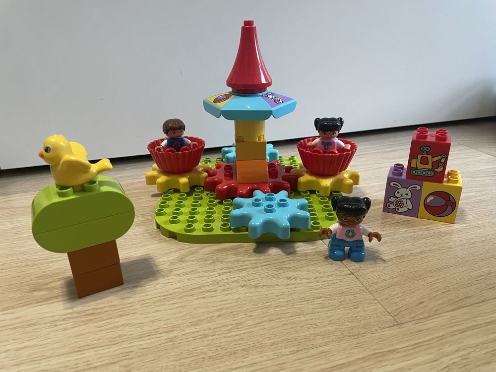 12 zestawów Lego Duplo plus luźne klocki