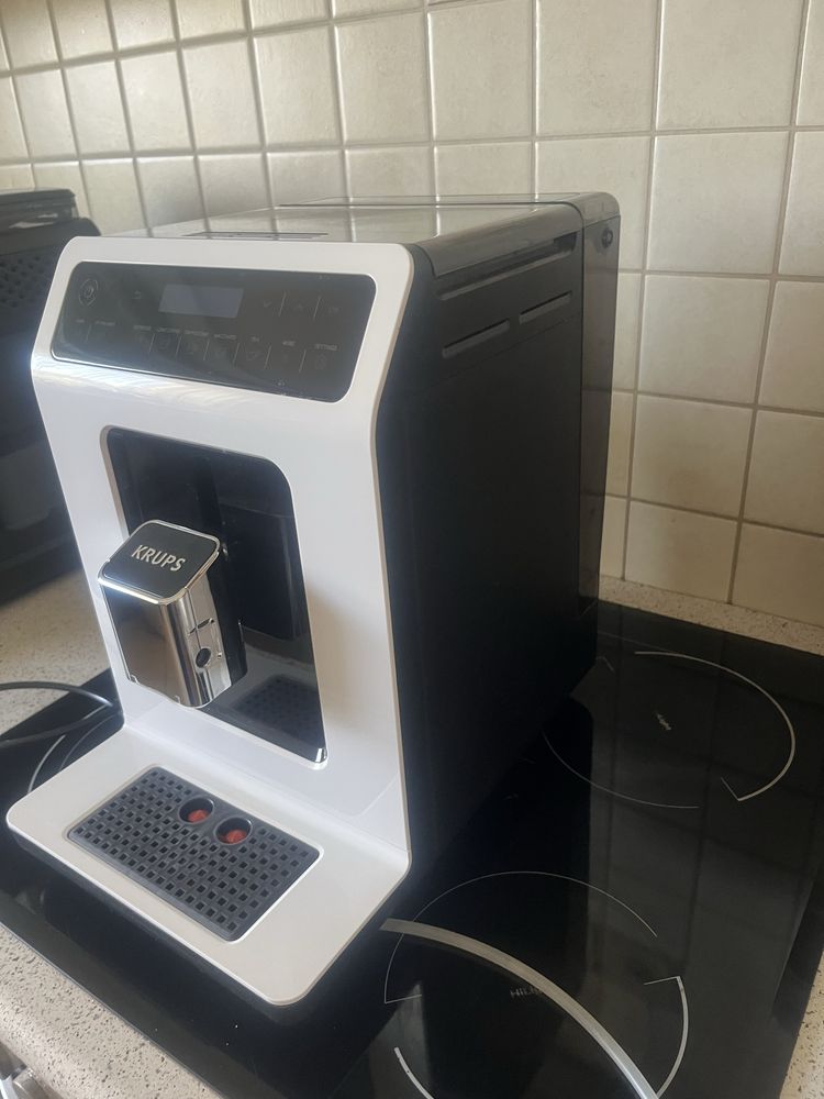Ekspres krups EA8900