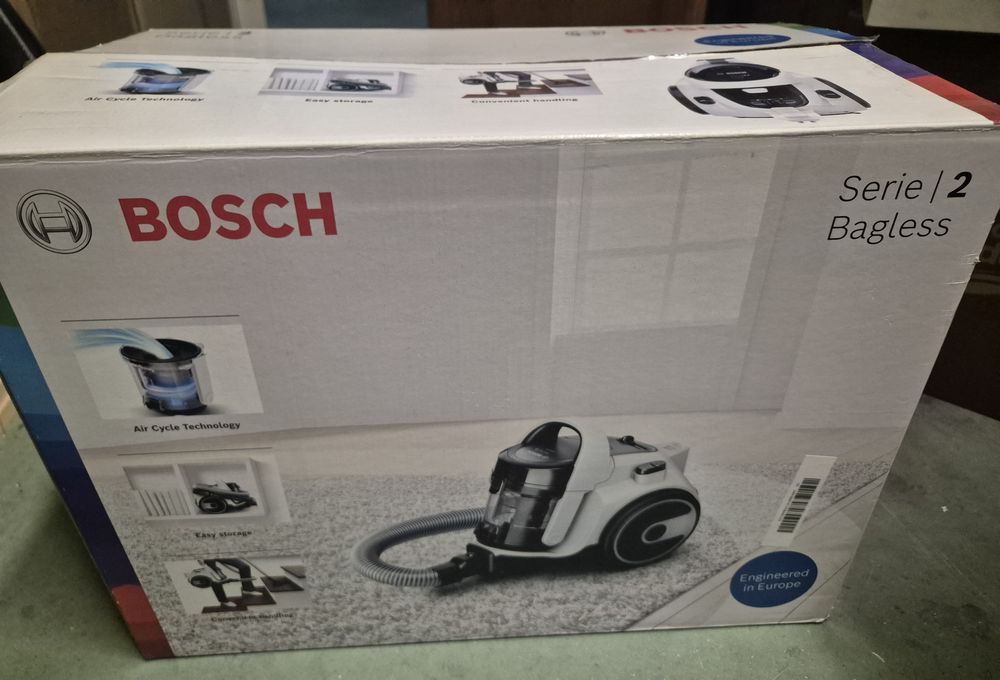 Aspirador Bosch sem saco, série 2, quase novo