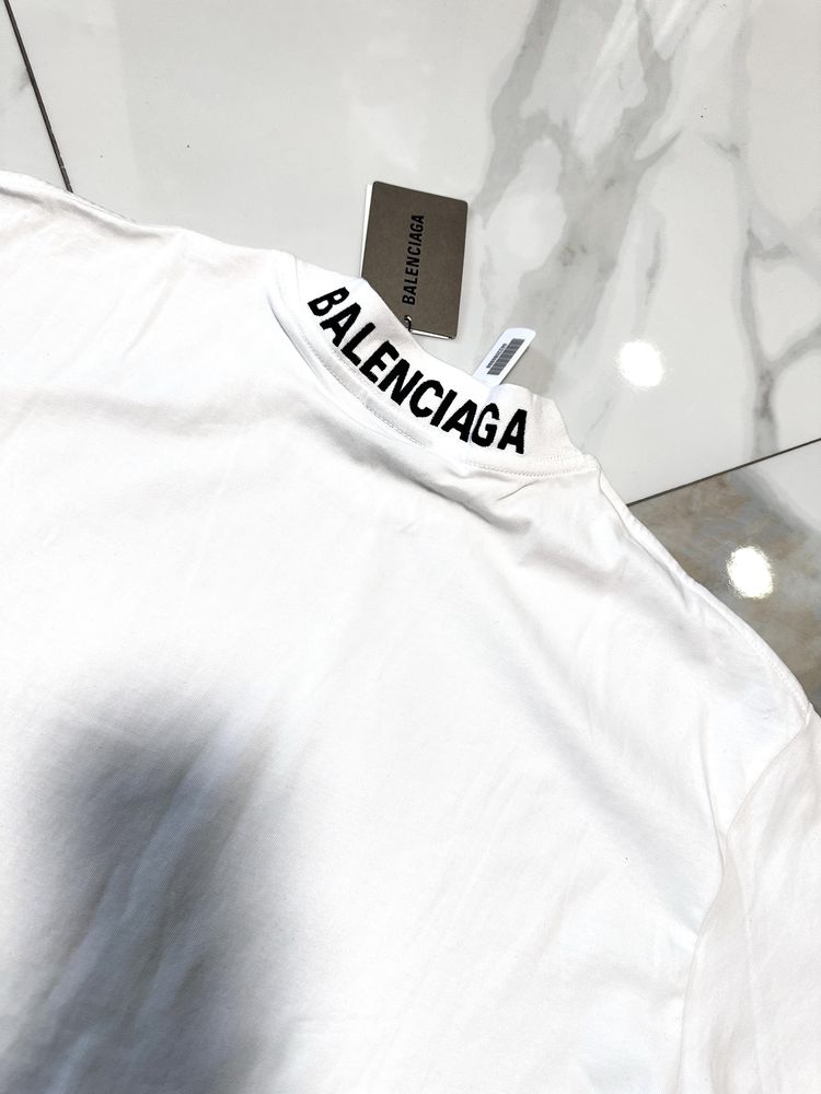 Футболка Balenciaga