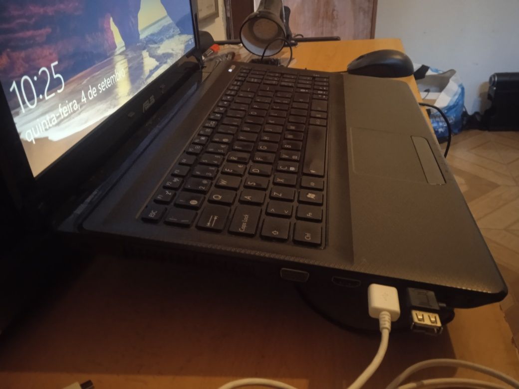 PC " HP" em bom estado