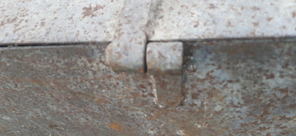 Металевий ящик для інструментів