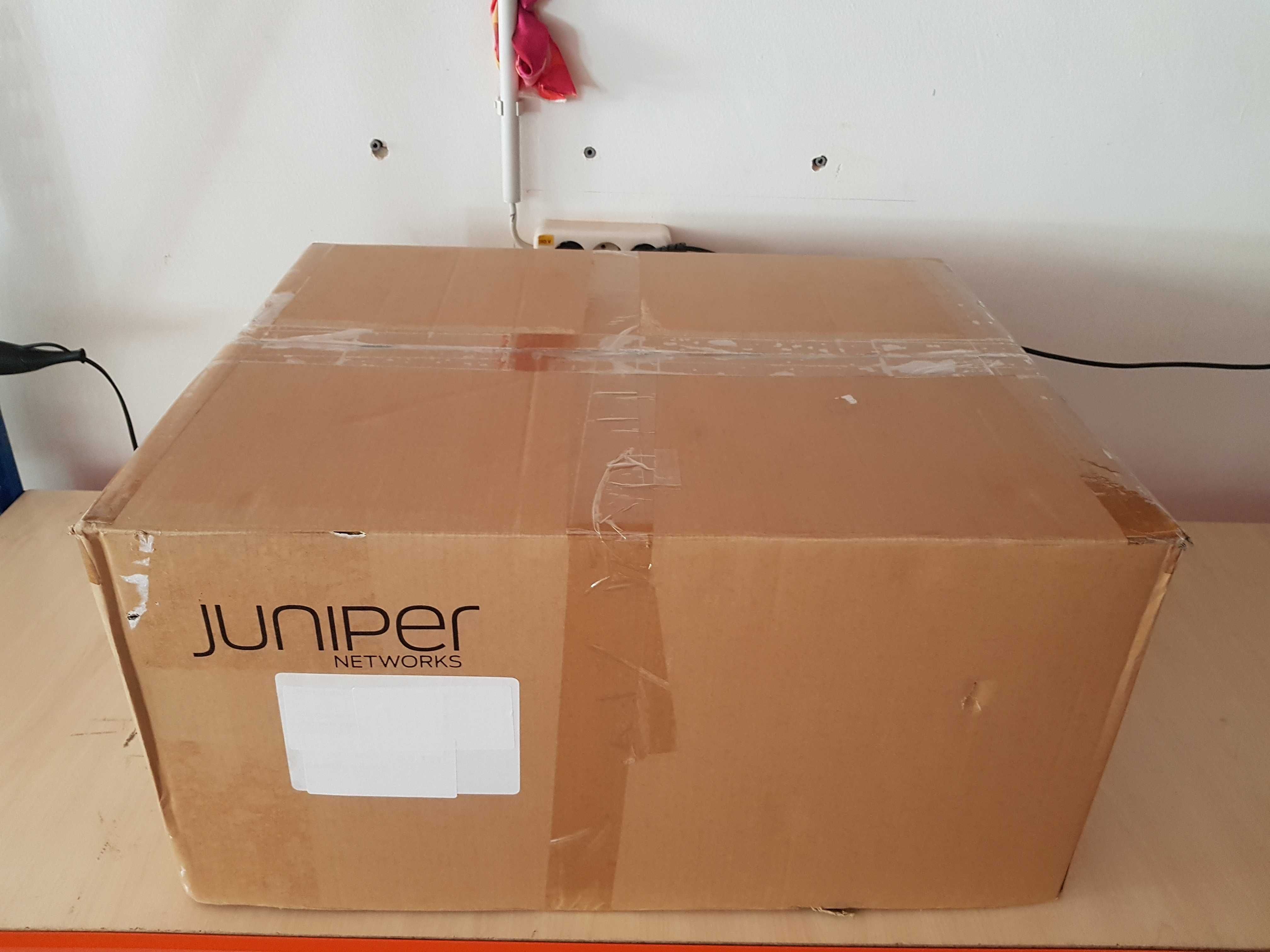 Маршрутизатор Juniper MX104-80G-AC-BNDL